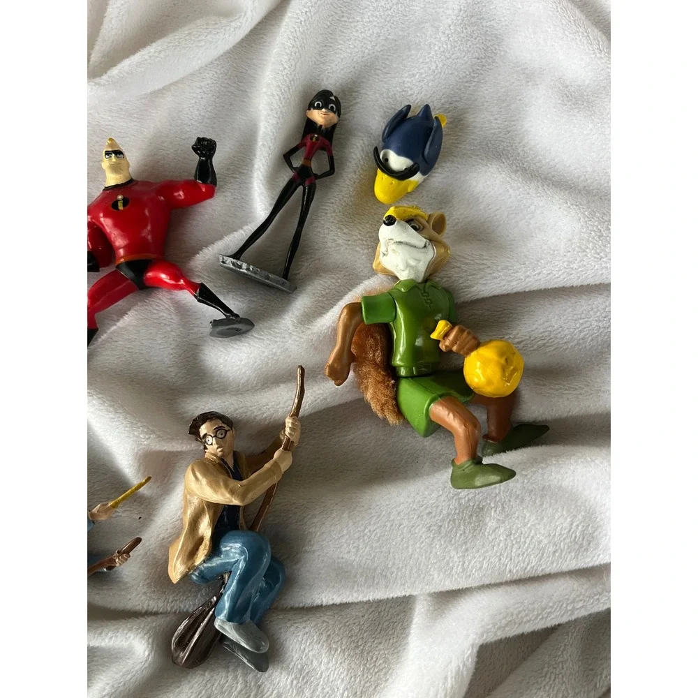 Disney Pixar Harry Potter Mini Figures Lot‎ Incredibles Tigger Pluto Robin Hood